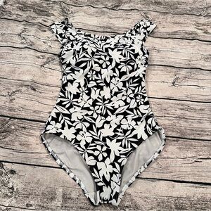 Lands’ End Black & White Floral; Wide Neckline; One piece Swimsuit Size 6